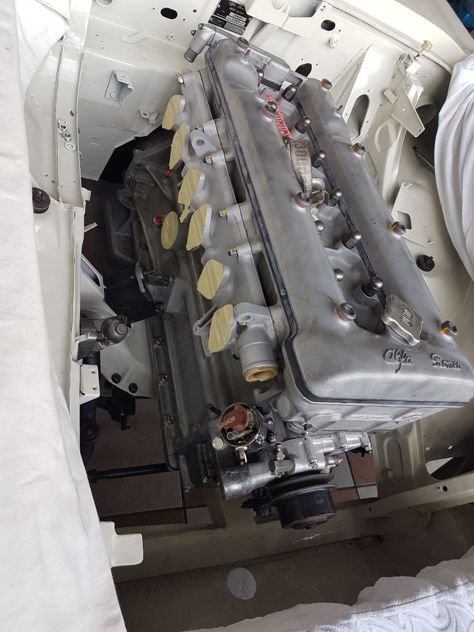 Alfa Romeo 2600 — Vano motore durante i lavori