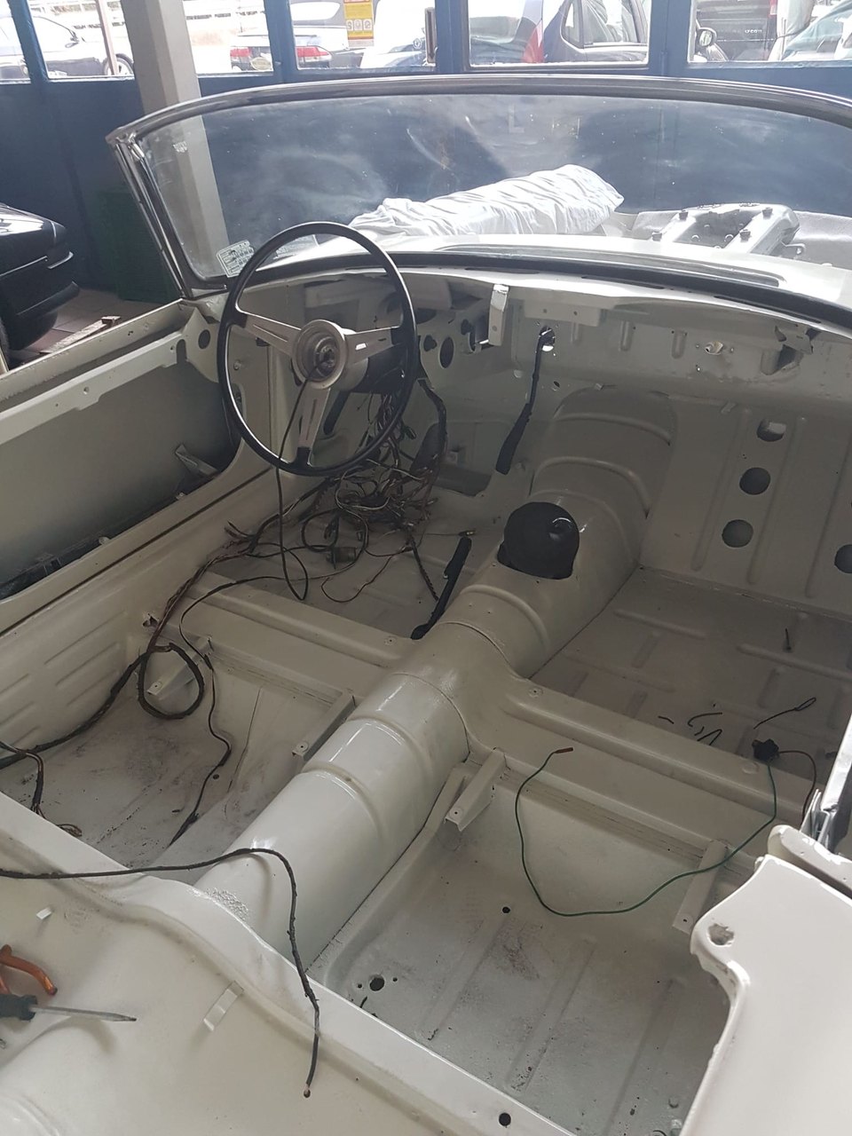 Alfa Romeo 2600 — Abitacolo durante il restauro