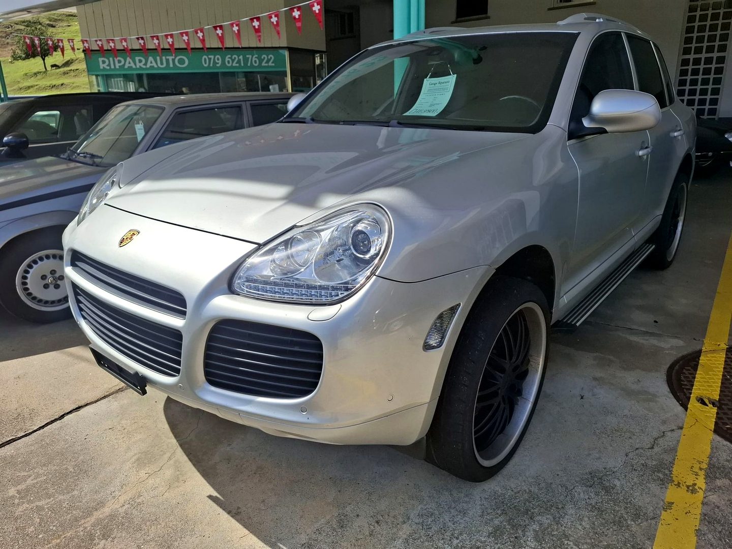 Porsche Cayenne Turbo — vista tre quarti anteriore