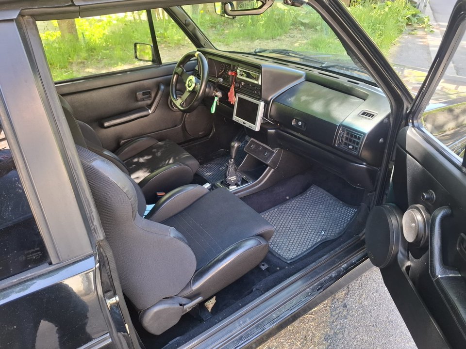 Volkswagen Golf Cabrio — Abitacolo e consolle centrale