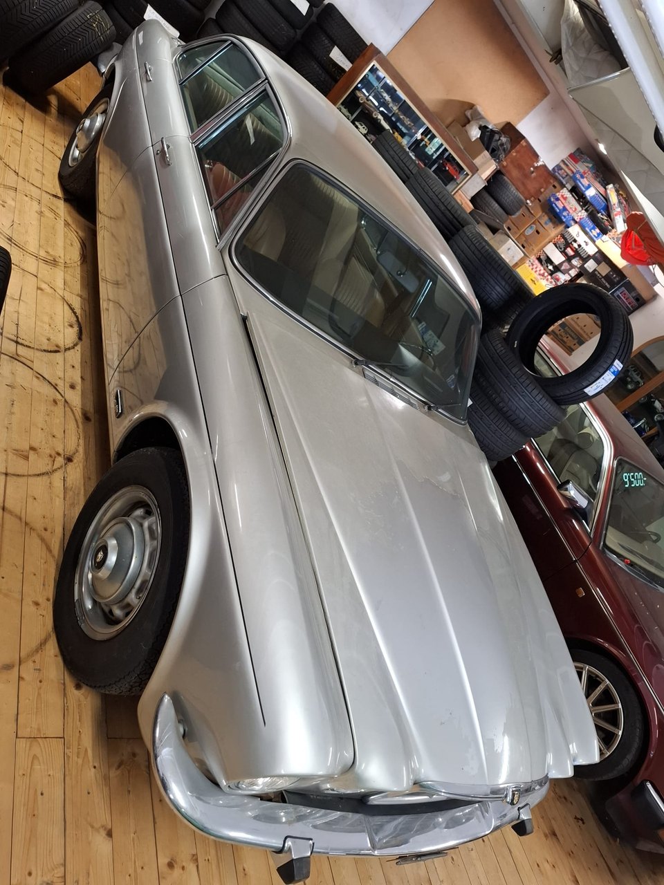 Jaguar XJ6 — Vista del frontale