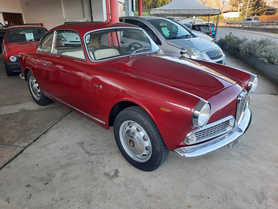 Alfa Romeo Sprint 1600 Bertone — Frontale e fiancata