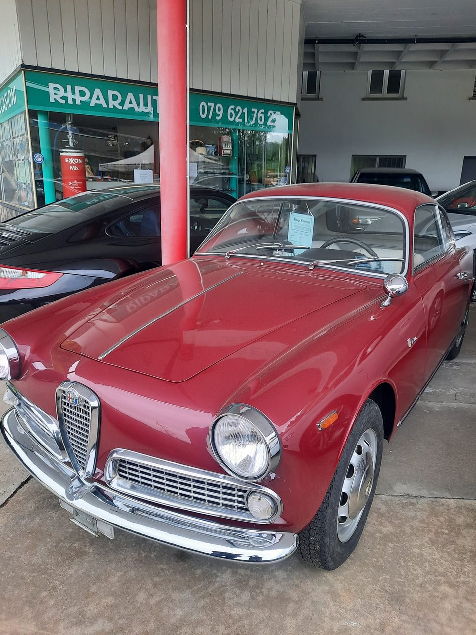 Alfa Romeo Sprint 1600 Bertone — Vista anteriore in verticale