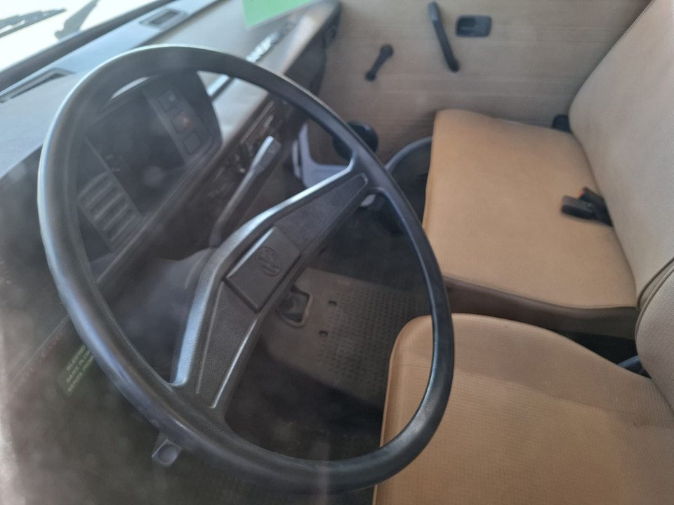 Volkswagen Typ 2 — Posto guida e abitacolo