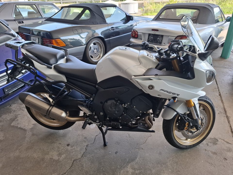 Yamaha Fazer — Vista laterale destra