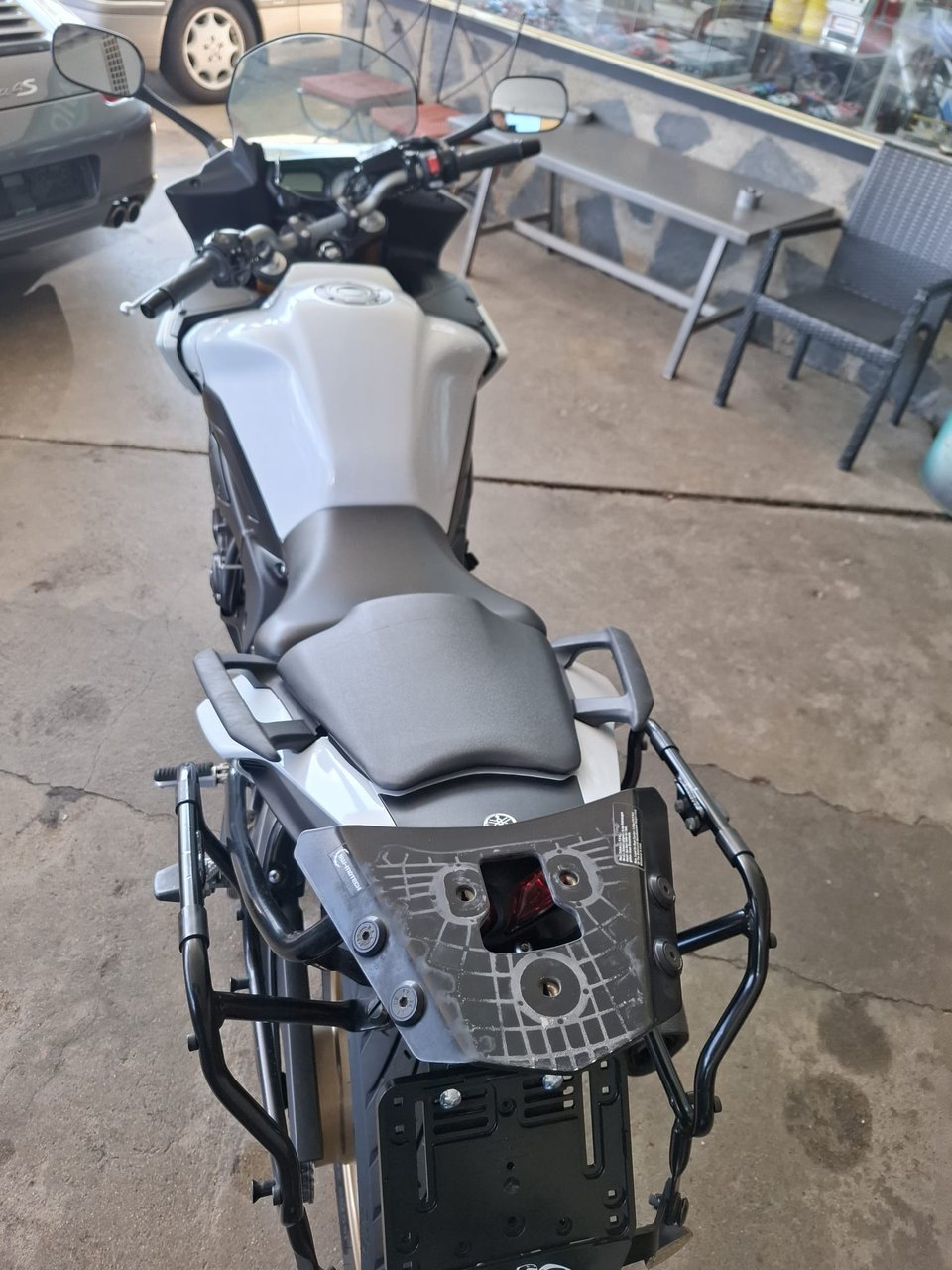 Yamaha Fazer — Vista posteriore e sella